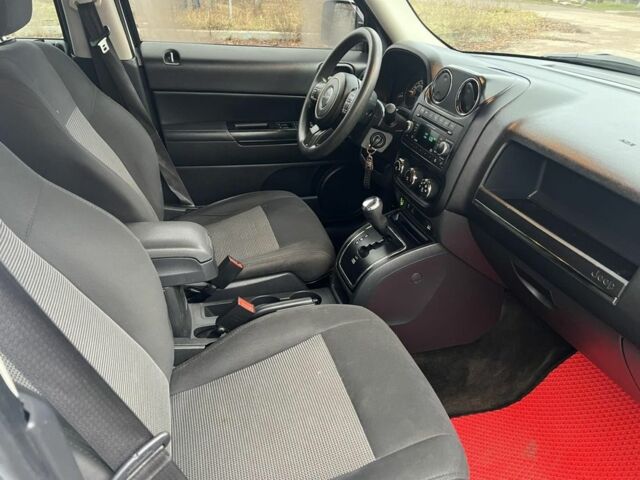 Белый Джип Патриот, объемом двигателя 2 л и пробегом 210 тыс. км за 8500 $, фото 14 на Automoto.ua