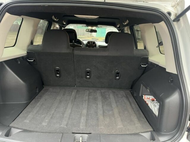 Белый Джип Патриот, объемом двигателя 2 л и пробегом 210 тыс. км за 8500 $, фото 8 на Automoto.ua