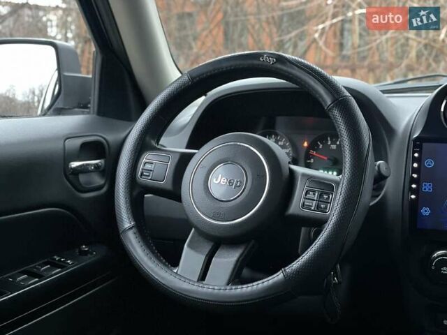 Белый Джип Патриот, объемом двигателя 2.36 л и пробегом 194 тыс. км за 8200 $, фото 14 на Automoto.ua
