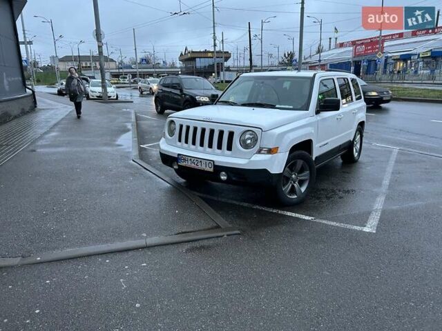Белый Джип Патриот, объемом двигателя 2.36 л и пробегом 267 тыс. км за 7200 $, фото 1 на Automoto.ua