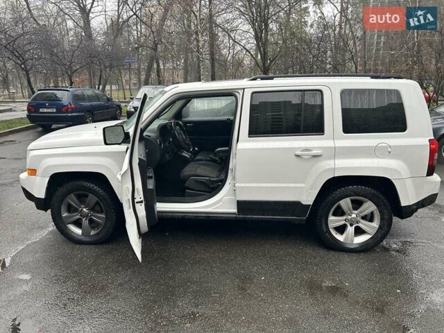 Белый Джип Патриот, объемом двигателя 2.36 л и пробегом 267 тыс. км за 7200 $, фото 11 на Automoto.ua