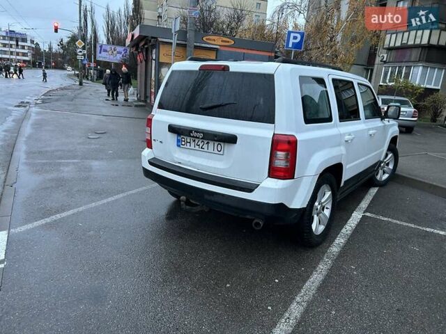 Белый Джип Патриот, объемом двигателя 2.36 л и пробегом 267 тыс. км за 7200 $, фото 8 на Automoto.ua