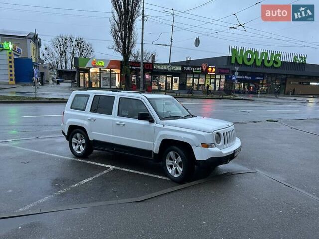 Белый Джип Патриот, объемом двигателя 2.36 л и пробегом 267 тыс. км за 7200 $, фото 4 на Automoto.ua