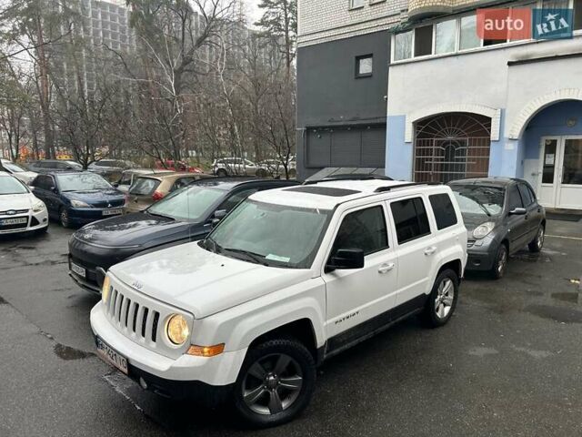 Белый Джип Патриот, объемом двигателя 2.36 л и пробегом 267 тыс. км за 7200 $, фото 6 на Automoto.ua