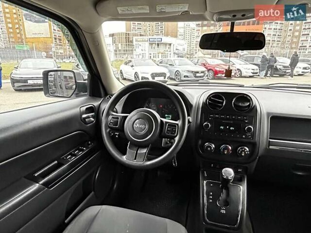 Белый Джип Патриот, объемом двигателя 2 л и пробегом 138 тыс. км за 8690 $, фото 25 на Automoto.ua