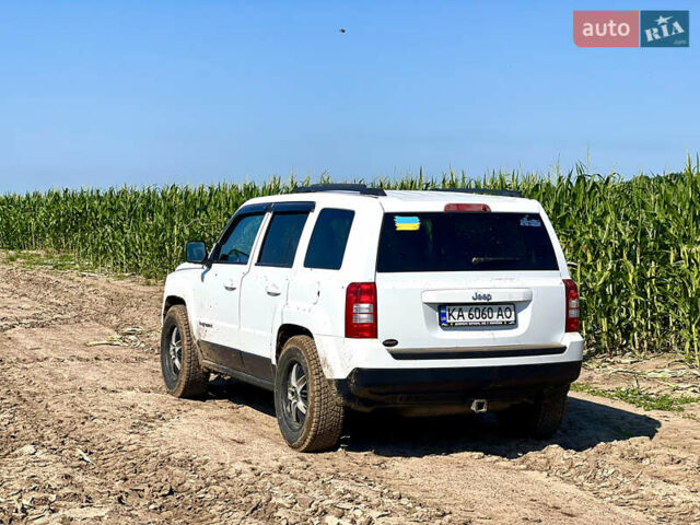 Белый Джип Патриот, объемом двигателя 2 л и пробегом 200 тыс. км за 9200 $, фото 9 на Automoto.ua