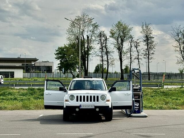 Белый Джип Патриот, объемом двигателя 2 л и пробегом 220 тыс. км за 9300 $, фото 7 на Automoto.ua