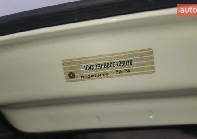 Белый Джип Патриот, объемом двигателя 2.4 л и пробегом 328 тыс. км за 7200 $, фото 13 на Automoto.ua