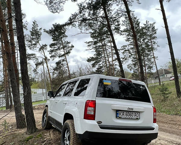 Белый Джип Патриот, объемом двигателя 2 л и пробегом 200 тыс. км за 9200 $, фото 14 на Automoto.ua