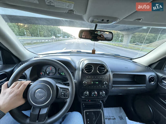 Белый Джип Патриот, объемом двигателя 2 л и пробегом 200 тыс. км за 9200 $, фото 7 на Automoto.ua