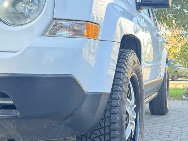 Белый Джип Патриот, объемом двигателя 2 л и пробегом 220 тыс. км за 9300 $, фото 3 на Automoto.ua