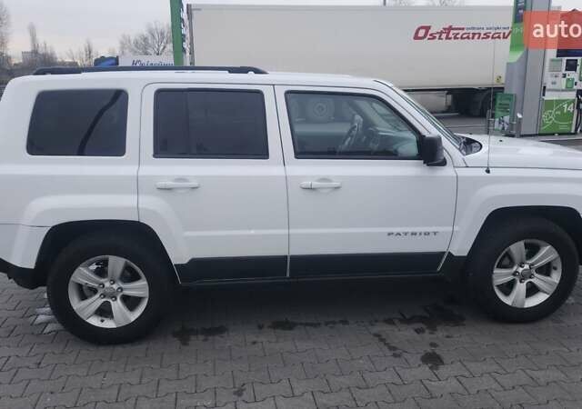 Белый Джип Патриот, объемом двигателя 2.4 л и пробегом 328 тыс. км за 7200 $, фото 7 на Automoto.ua