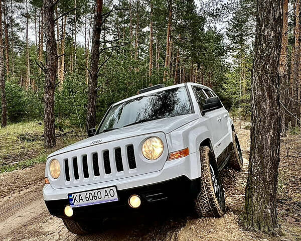 Белый Джип Патриот, объемом двигателя 2 л и пробегом 200 тыс. км за 9200 $, фото 12 на Automoto.ua