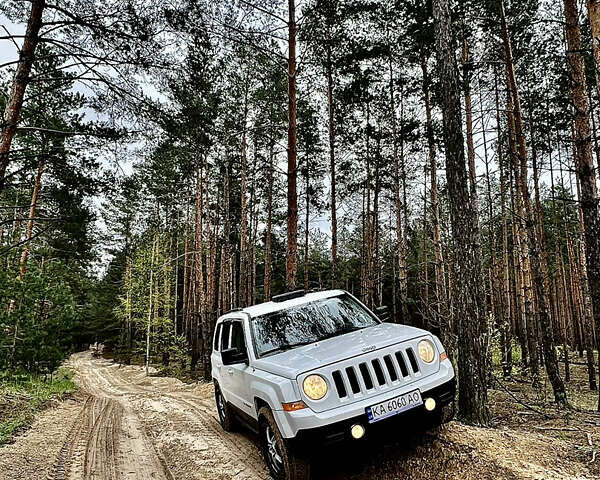 Белый Джип Патриот, объемом двигателя 2 л и пробегом 200 тыс. км за 9200 $, фото 13 на Automoto.ua