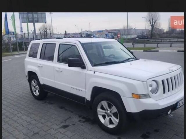 Білий Джип Patriot, об'ємом двигуна 2.4 л та пробігом 325 тис. км за 8500 $, фото 5 на Automoto.ua