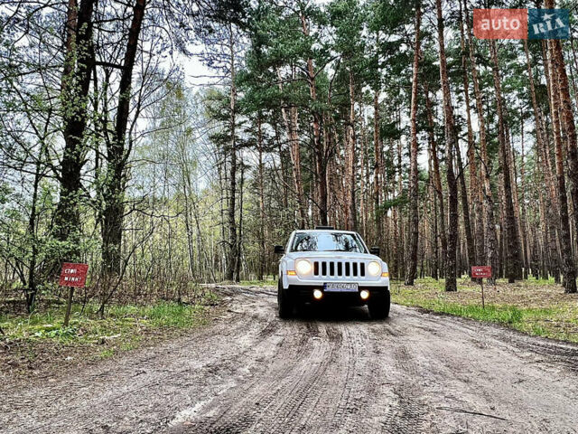 Белый Джип Патриот, объемом двигателя 2 л и пробегом 200 тыс. км за 9200 $, фото 18 на Automoto.ua