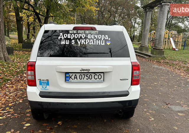 Білий Джип Patriot, об'ємом двигуна 2.36 л та пробігом 176 тис. км за 10500 $, фото 4 на Automoto.ua