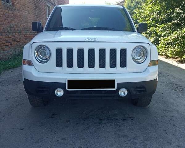 Белый Джип Патриот, объемом двигателя 2.36 л и пробегом 67 тыс. км за 8800 $, фото 9 на Automoto.ua