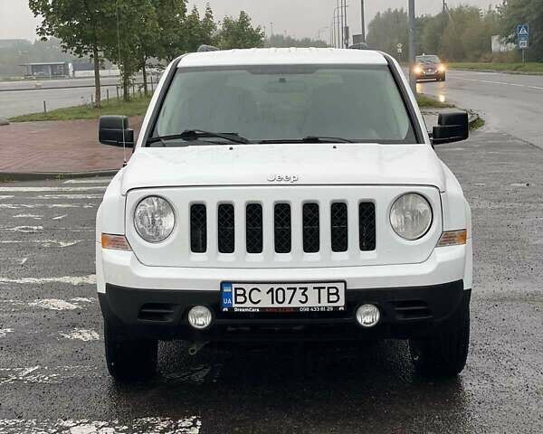 Белый Джип Патриот, объемом двигателя 2.36 л и пробегом 215 тыс. км за 7747 $, фото 2 на Automoto.ua
