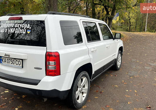 Білий Джип Patriot, об'ємом двигуна 2.36 л та пробігом 176 тис. км за 10500 $, фото 5 на Automoto.ua