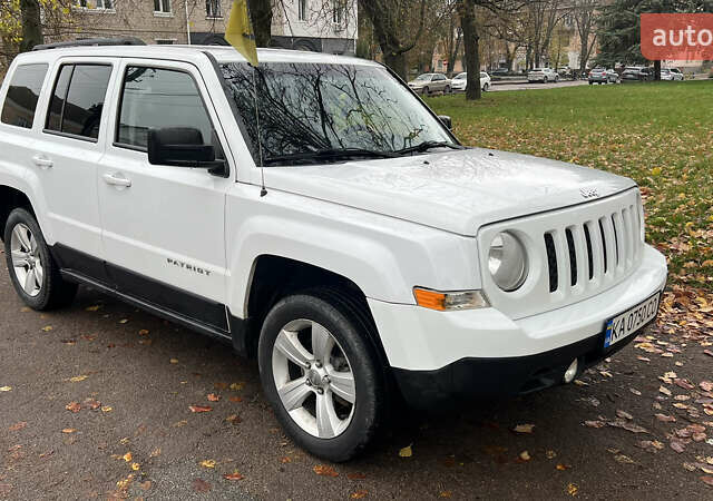Білий Джип Patriot, об'ємом двигуна 2.36 л та пробігом 176 тис. км за 10500 $, фото 7 на Automoto.ua