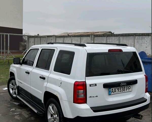 Белый Джип Патриот, объемом двигателя 2.4 л и пробегом 268 тыс. км за 7800 $, фото 2 на Automoto.ua
