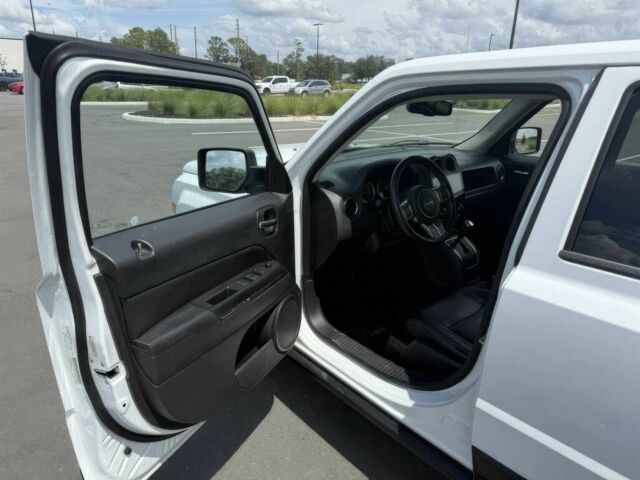 Білий Джип Patriot, об'ємом двигуна 2.4 л та пробігом 87 тис. км за 4700 $, фото 8 на Automoto.ua