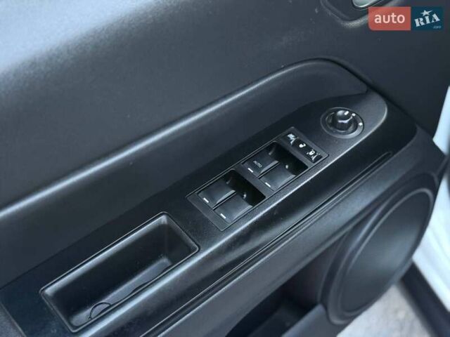 Белый Джип Патриот, объемом двигателя 2.36 л и пробегом 139 тыс. км за 10499 $, фото 8 на Automoto.ua