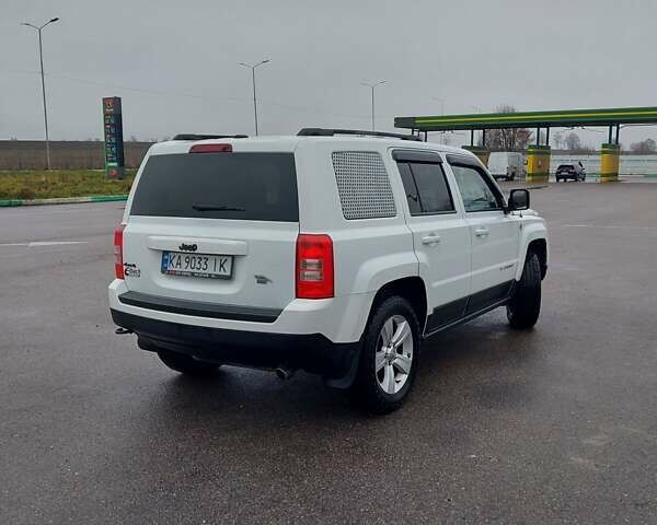 Білий Джип Patriot, об'ємом двигуна 2.4 л та пробігом 113 тис. км за 11300 $, фото 8 на Automoto.ua