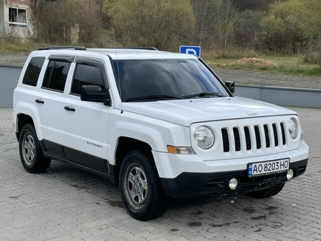 Белый Джип Патриот, объемом двигателя 2.4 л и пробегом 275 тыс. км за 8250 $, фото 2 на Automoto.ua