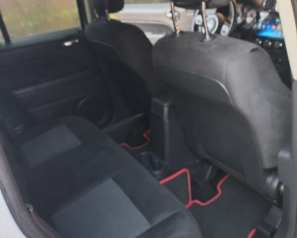 Белый Джип Патриот, объемом двигателя 2.36 л и пробегом 95 тыс. км за 10200 $, фото 9 на Automoto.ua