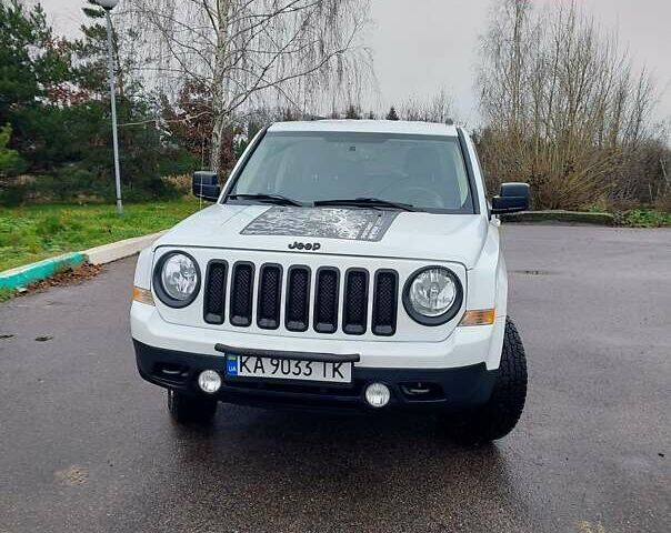 Білий Джип Patriot, об'ємом двигуна 2.4 л та пробігом 113 тис. км за 11300 $, фото 2 на Automoto.ua