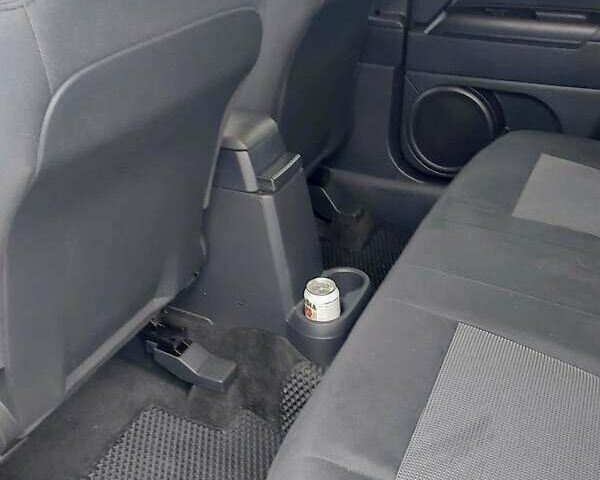 Білий Джип Patriot, об'ємом двигуна 2.4 л та пробігом 113 тис. км за 11300 $, фото 11 на Automoto.ua