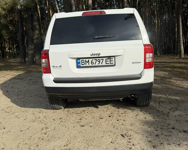 Белый Джип Патриот, объемом двигателя 2.36 л и пробегом 160 тыс. км за 9800 $, фото 3 на Automoto.ua