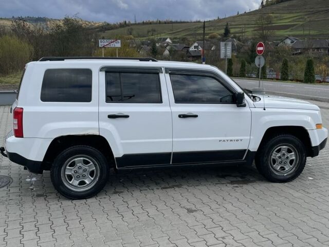 Белый Джип Патриот, объемом двигателя 2.4 л и пробегом 275 тыс. км за 8250 $, фото 3 на Automoto.ua