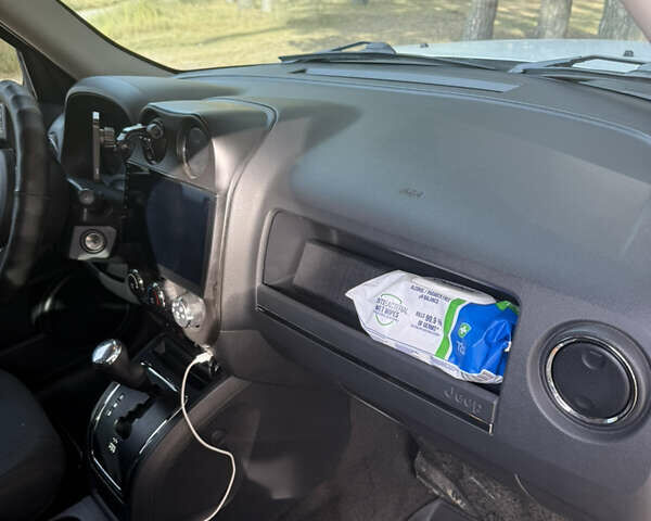 Белый Джип Патриот, объемом двигателя 2.36 л и пробегом 160 тыс. км за 9800 $, фото 9 на Automoto.ua