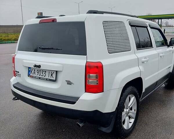 Білий Джип Patriot, об'ємом двигуна 2.4 л та пробігом 113 тис. км за 11300 $, фото 6 на Automoto.ua