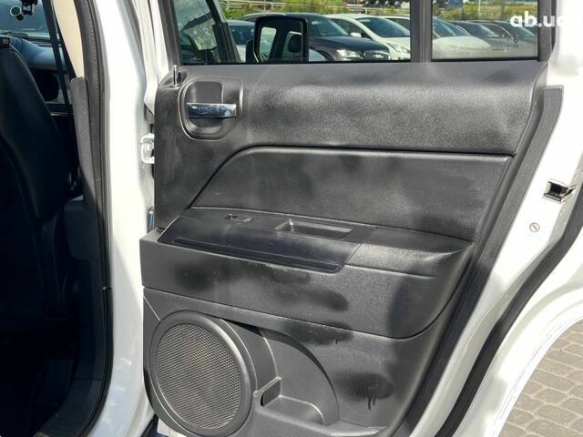 Джип Патриот 2014 в Львове на Automoto.ua Белый Джип Патриот, объемом двигателя 2 л и пробегом 108 тыс. км за 10490 $, фото 22 на Automoto.ua