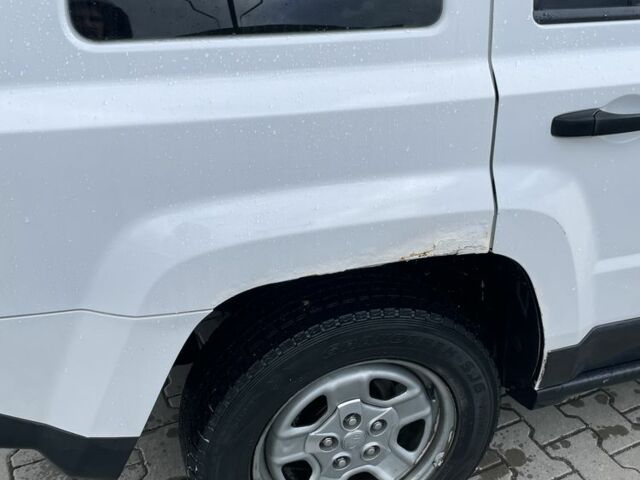 Белый Джип Патриот, объемом двигателя 2.4 л и пробегом 275 тыс. км за 8250 $, фото 4 на Automoto.ua