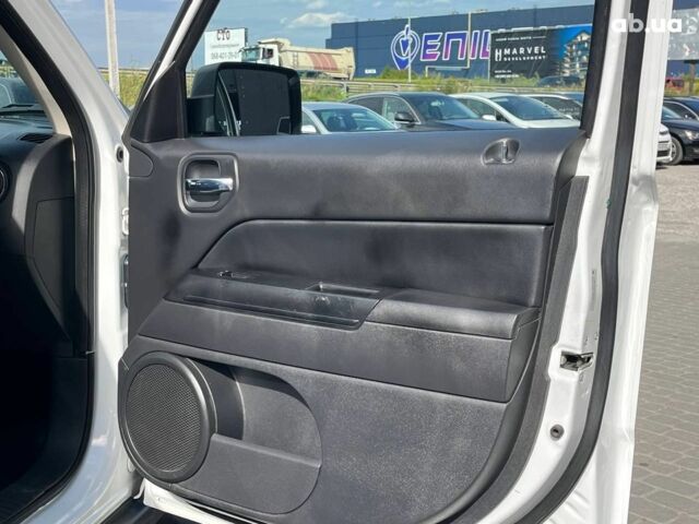 Джип Патриот 2014 в Львове на Automoto.ua Белый Джип Патриот, объемом двигателя 2 л и пробегом 108 тыс. км за 10490 $, фото 13 на Automoto.ua