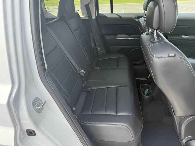 Білий Джип Patriot, об'ємом двигуна 2.4 л та пробігом 80 тис. км за 6500 $, фото 11 на Automoto.ua