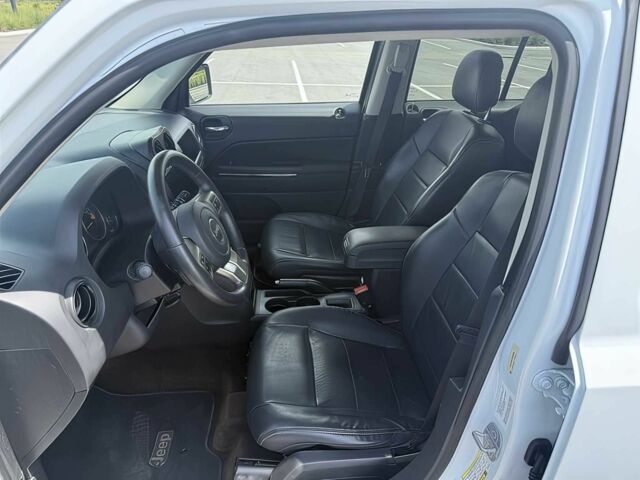 Білий Джип Patriot, об'ємом двигуна 2.4 л та пробігом 80 тис. км за 6500 $, фото 7 на Automoto.ua