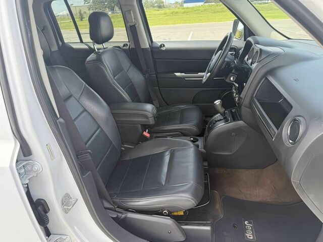 Білий Джип Patriot, об'ємом двигуна 2.4 л та пробігом 80 тис. км за 6500 $, фото 9 на Automoto.ua