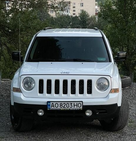 Белый Джип Патриот, объемом двигателя 2.4 л и пробегом 275 тыс. км за 8250 $, фото 1 на Automoto.ua