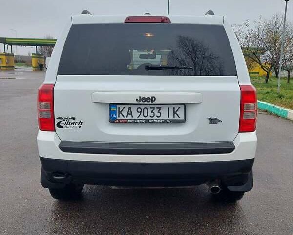 Білий Джип Patriot, об'ємом двигуна 2.4 л та пробігом 113 тис. км за 11300 $, фото 7 на Automoto.ua