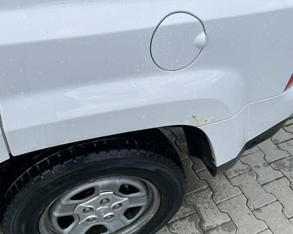 Белый Джип Патриот, объемом двигателя 2.36 л и пробегом 275 тыс. км за 7300 $, фото 9 на Automoto.ua