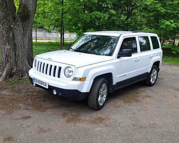 Джип Патриот 2014 в Чернигове на Automoto.ua Белый Джип Патриот, объемом двигателя 2.36 л и пробегом 95 тыс. км за 9800 $, фото 2 на Automoto.ua