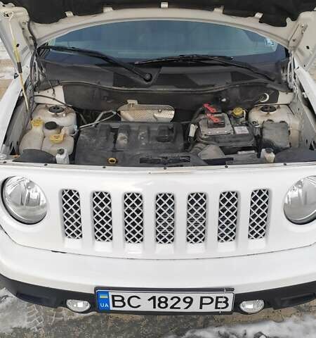 Белый Джип Патриот, объемом двигателя 2.4 л и пробегом 96 тыс. км за 10500 $, фото 2 на Automoto.ua