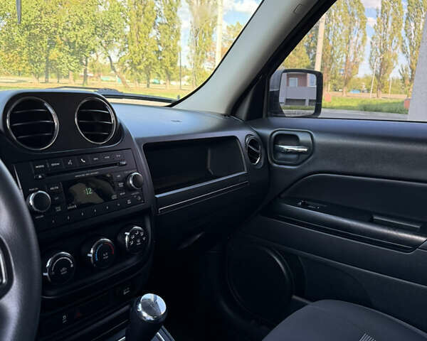 Белый Джип Патриот, объемом двигателя 1.97 л и пробегом 112 тыс. км за 9999 $, фото 8 на Automoto.ua