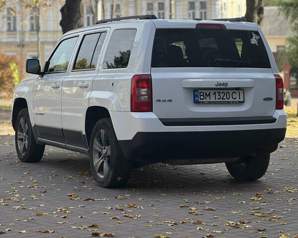 Белый Джип Патриот, объемом двигателя 2.36 л и пробегом 211 тыс. км за 10200 $, фото 5 на Automoto.ua